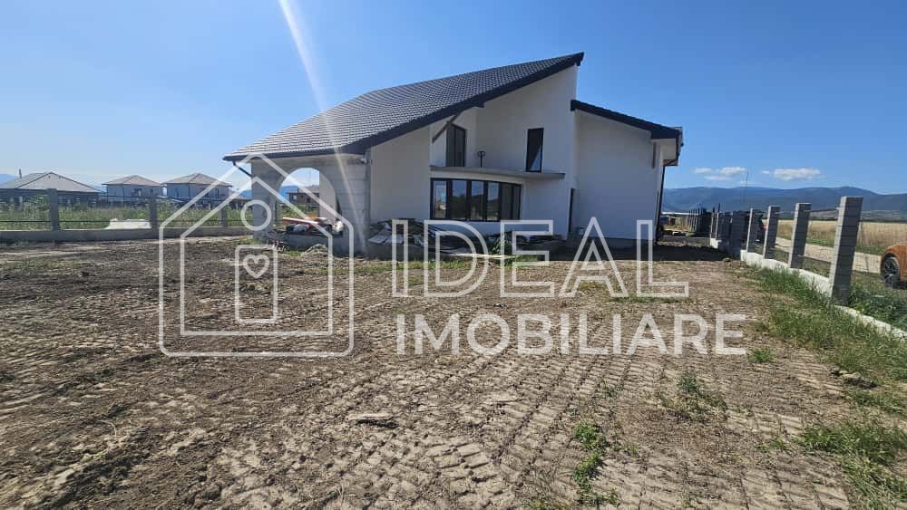 Casa Individuala Moderna cu 5 camere si 668 mpu curte, in Cristian - Poză 3