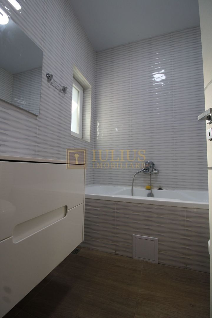 Casa cu 3 camere, locuri de  parcare, curte - Poză 20