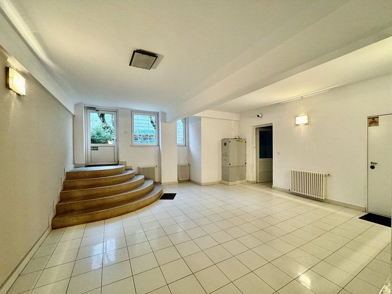 Birouri în imobil cu gradina amenajată - Poză 14