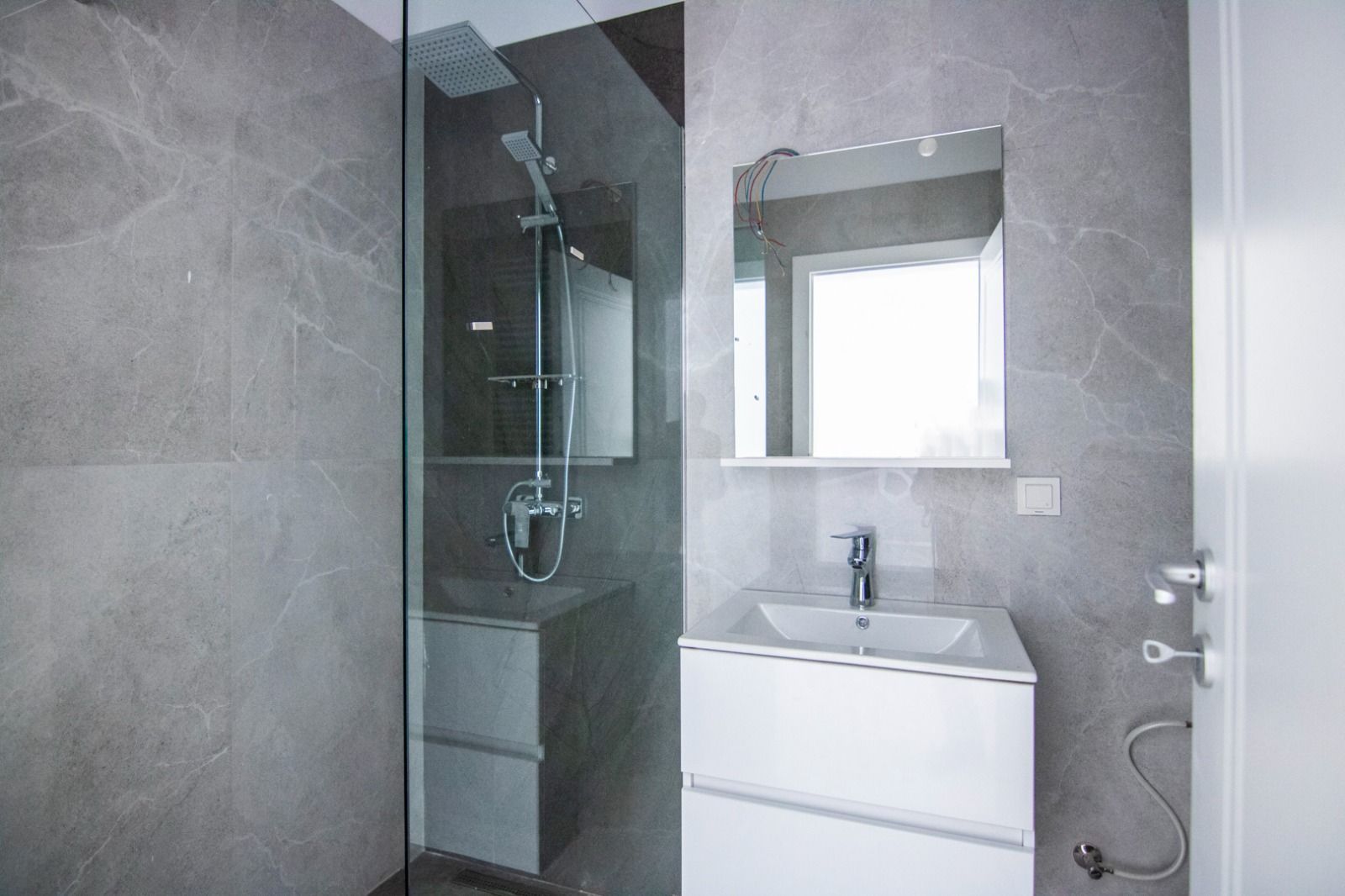 3 CAMERE, et. 1, 2 bai,  PLAZA ROMANIA, gata de mutare, bloc NOU CU LIFT, LIBER - Poză 3