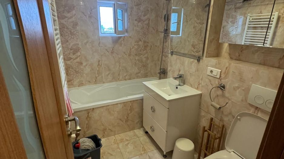 De inchiriat apartament cu 3 camere, Str. Nae leonard, etaj 3, 500 E - Poză 8