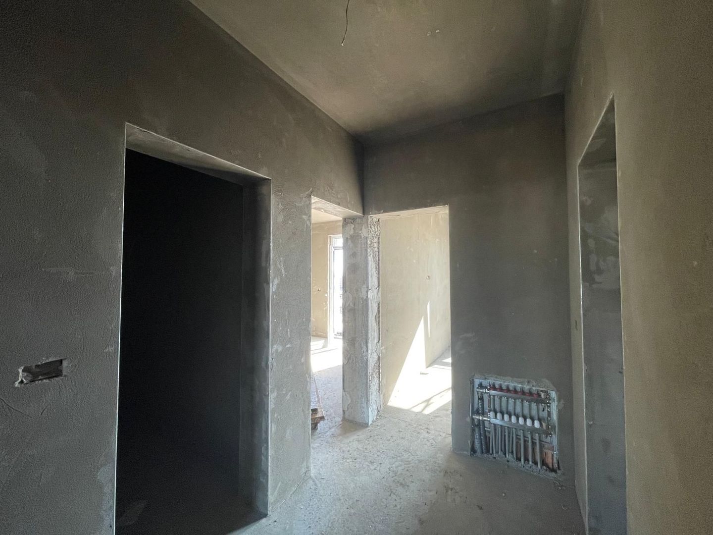 Apartament 3 camere - semidecomandat - 1450€/mp - Poză 3