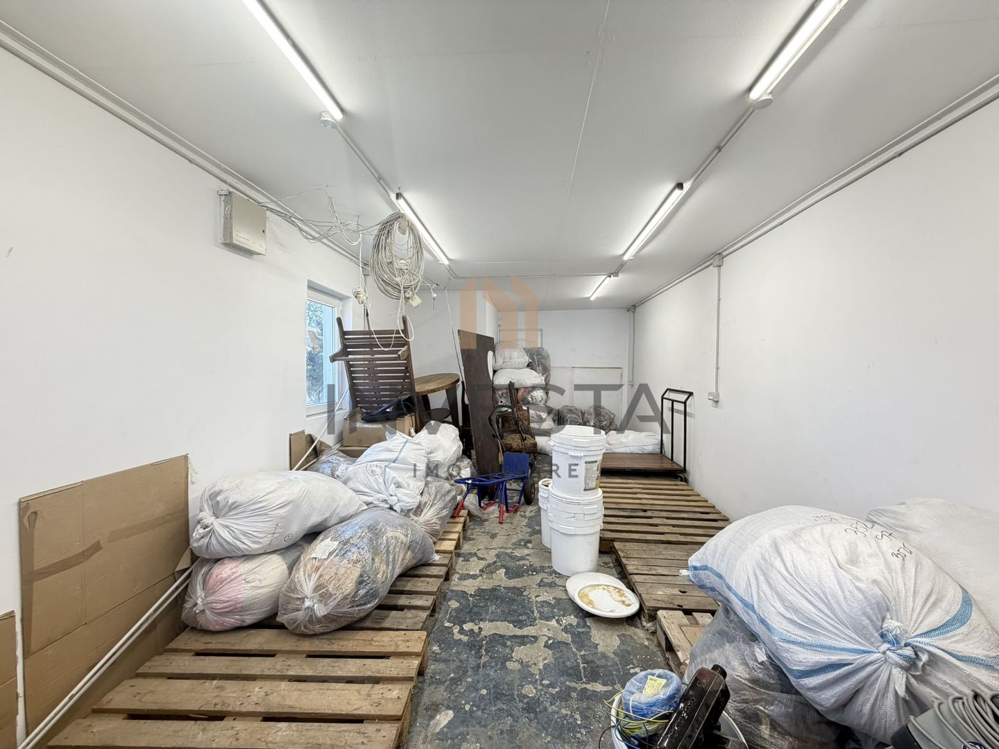 Inchiriere 2 cladiri comerciale, 943 mp teren - Poză 4
