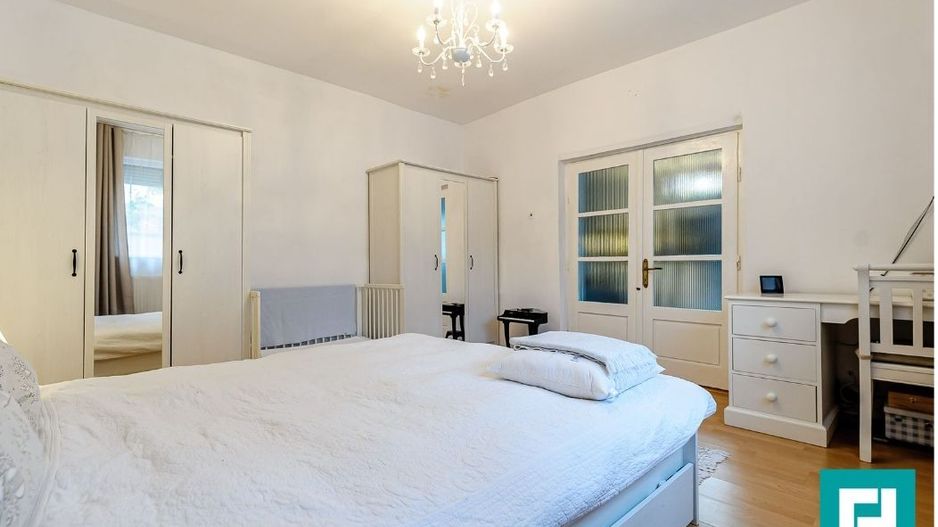 Proprietate cu 5 camere Aurel Vlaicu - Poză 7