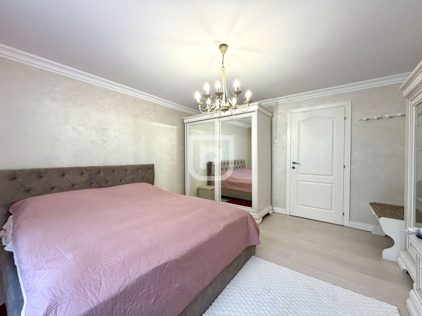 Garsoniera moderna 33mp, LUX ,mobilat si utilat - Poză 4