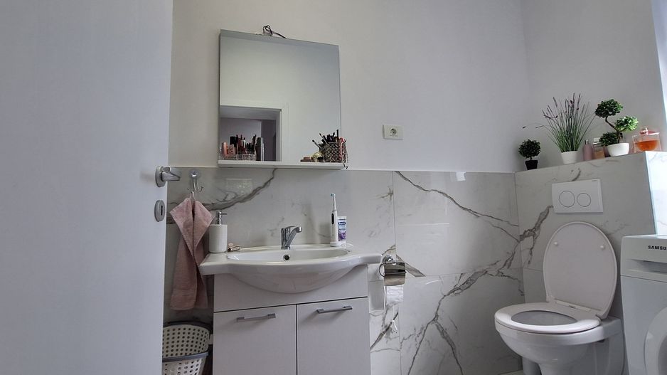 Casa individuala parter cu garaj - Dumbravita - Poză 11