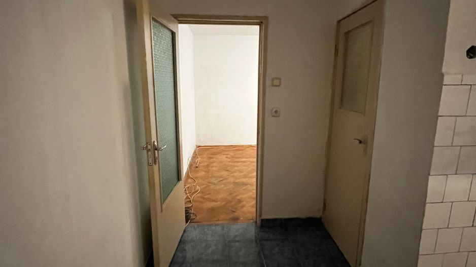 De vanzare apartament 2 camere Velenta - Poză 1