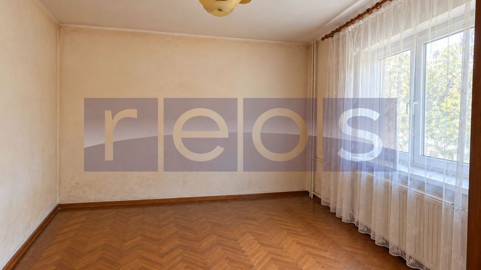 DE VANZARE APARTAMENT 2 CAMERE DECOMANDAT 55 MP GORJULUI METROU - Poză 2