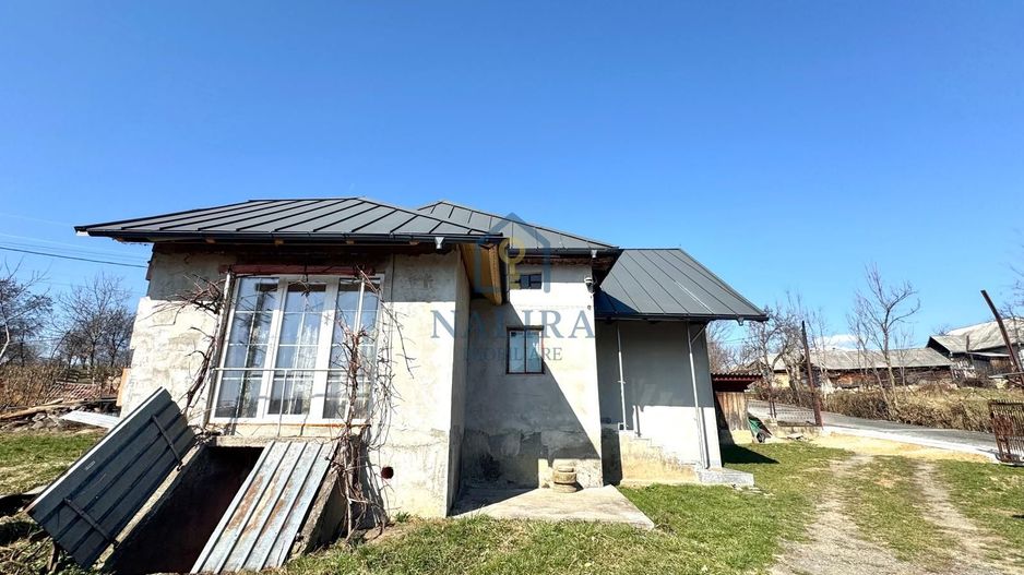 Casa de caramida de vanzare Surdesti cu teren intravilan 5000mp - Poză 17