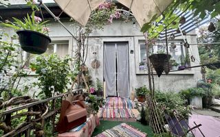 Casa singura la curte  - 7 minute de metrou - Poză 1