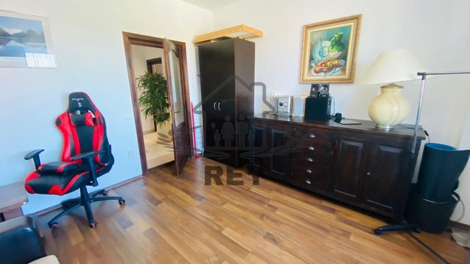 Apartament 3 camere decomandat la vilă/etaj intermediar/loc de parcare - Poză 9