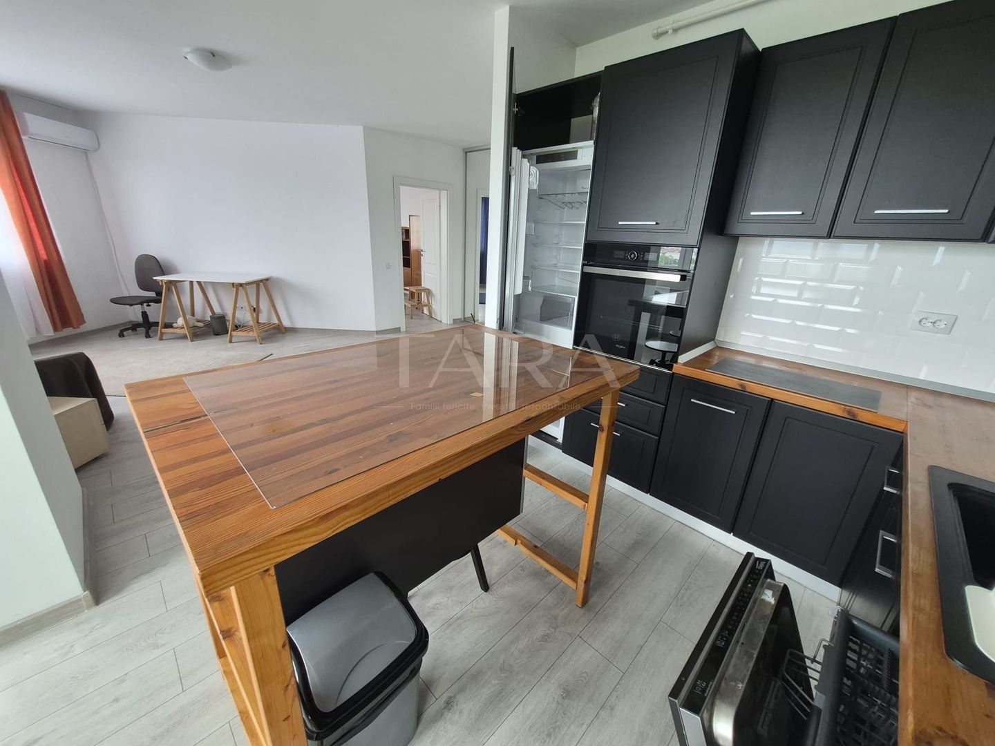 Apartament modern cu birou și panoramă deschisă – zona BMW. - Poză 3