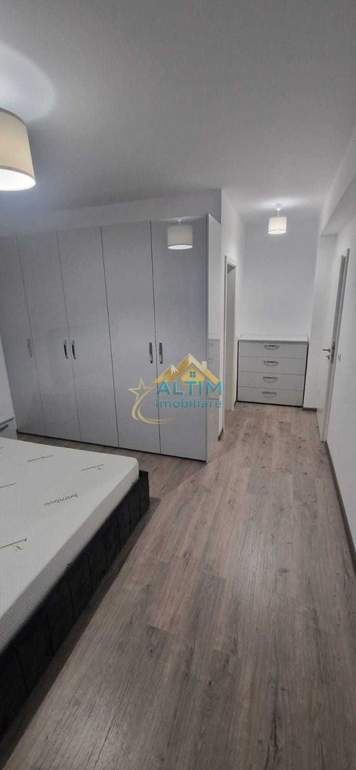 Apartament spațios de închiriat, 3 camere, cartier Tractorul - Poză 5