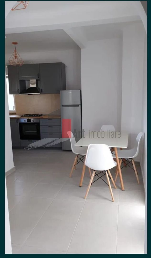 Vând apartament 3 camere în vilă, lângă Piața Victoriei - Poză 6