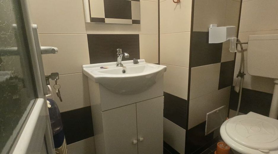 Apartament 3 camere 2 bai si 2 balcoane, Rovinari - Poză 7