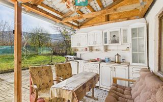 Casuță cu priveliște panoramică spre Cetatea Șiria - Poză 4