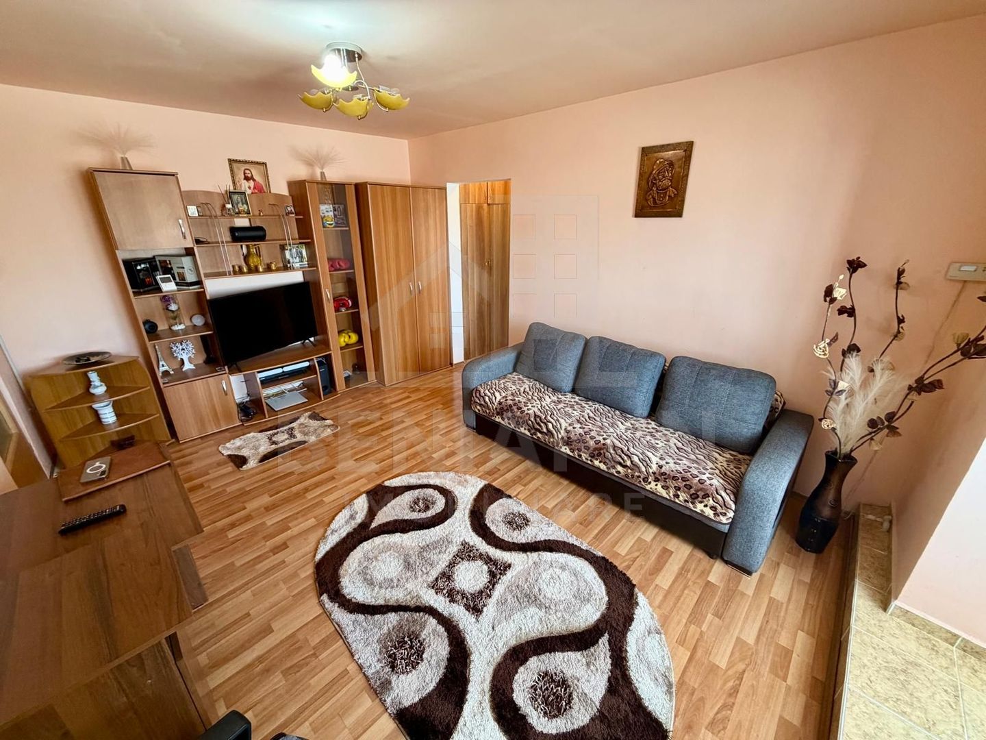 Apartament doua camere - centrala termica - Kaufland Craiovita etaj 3 - Poză 2