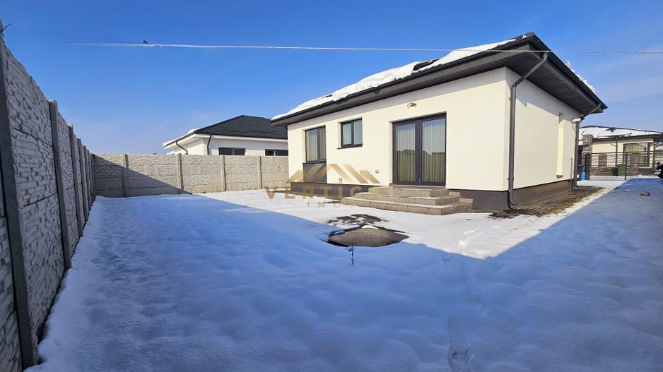 Casa parter de inchiriat cu 3 camere - comuna Berceni - Poză 4