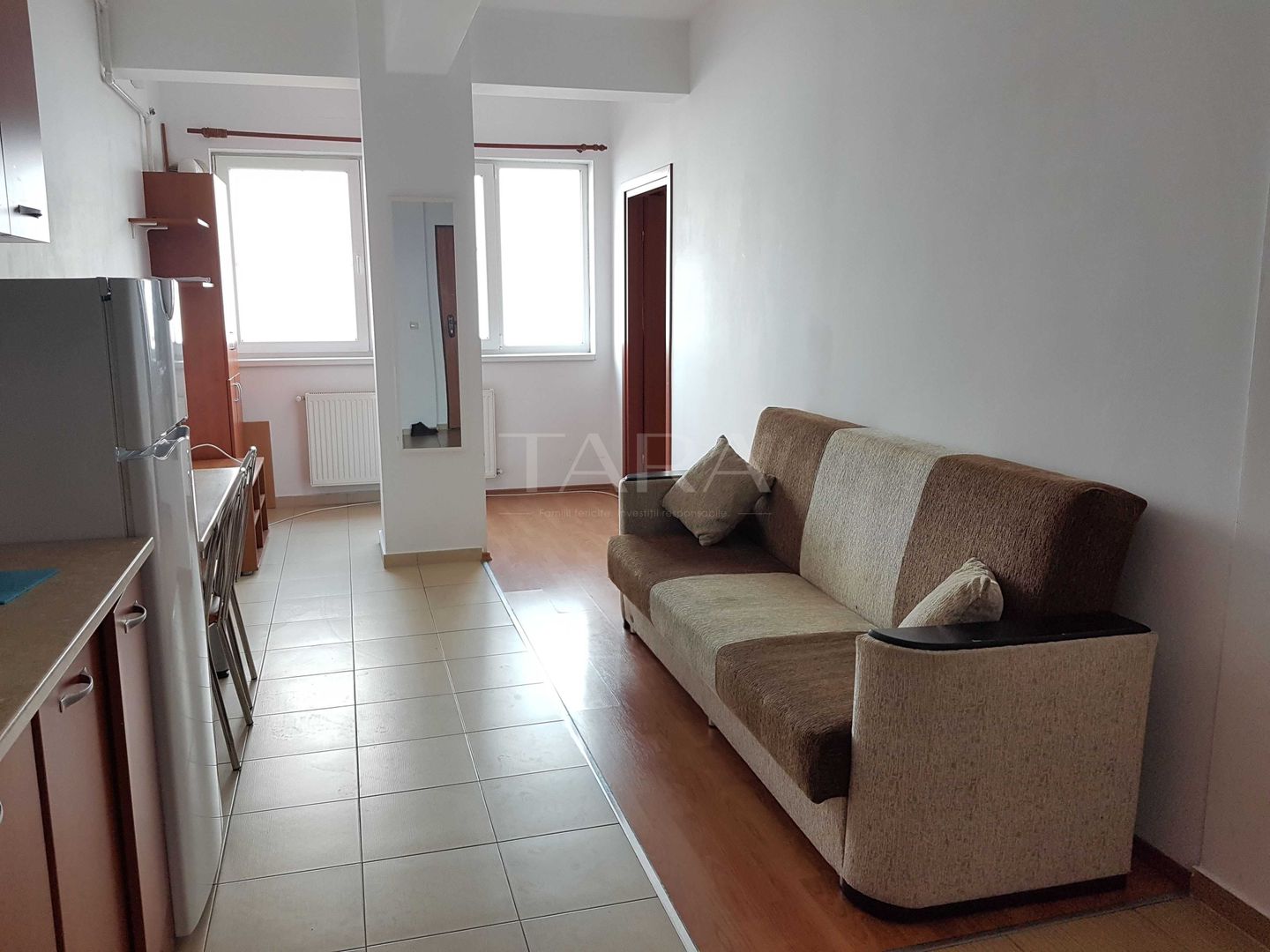 Apartament 2 camere, mobilat și utilat, în zona centrală - Poză 3