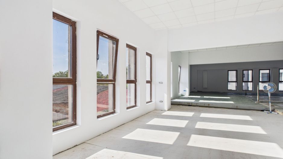 Spații Comerciale între 70 și 350 mp în Dumbrăvița - Poză 7