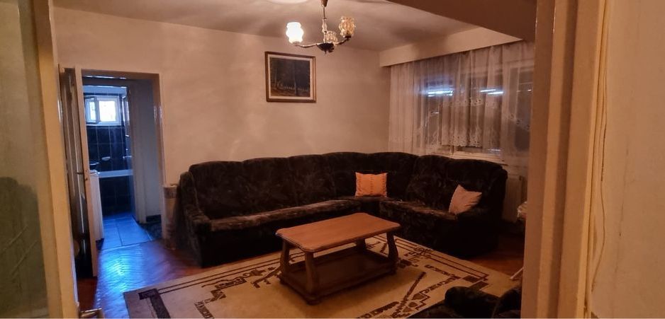 Vand apartament 2 camere, semidecomandat, situat central - Poză 5