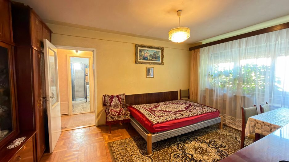 Apartament Ultracentral 3 camere Etaj I -Str. Mihai Viteazul 1- Carei - Poză 2