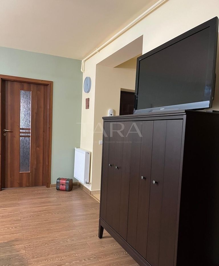 Apartament cu 3 camere de vânzare, Floresti. - Poză 2