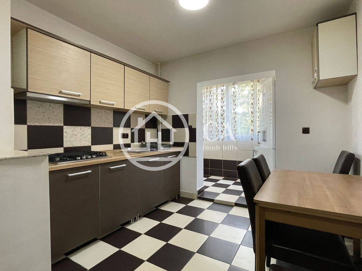 Apartament cu 3 camere de inchiriat in zona Rogerius, Oradea - Poză 1