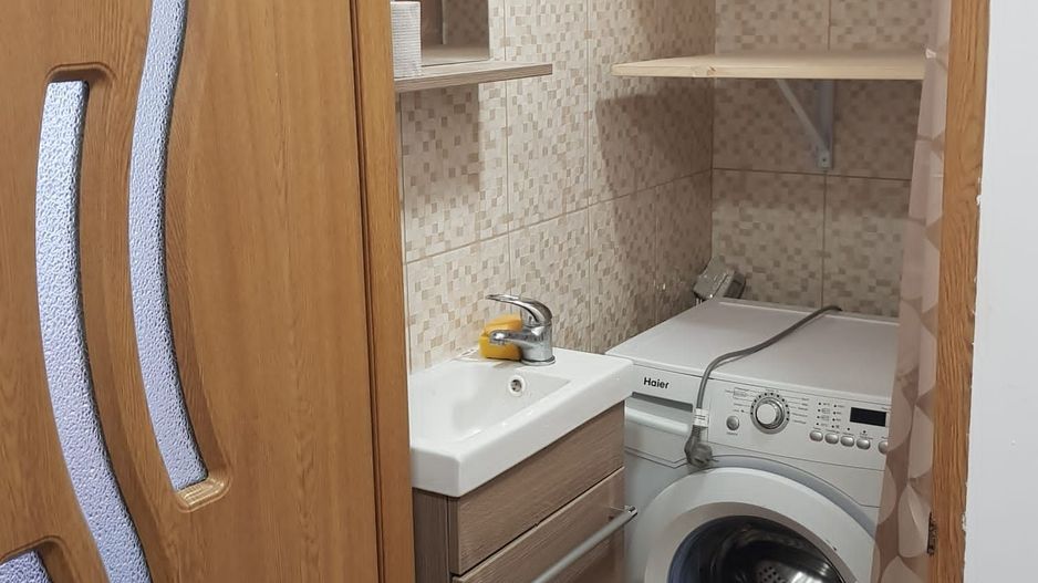 Garsoniera 18 mp baie proprie, total renovata Canta 40000 euro - Poză 7