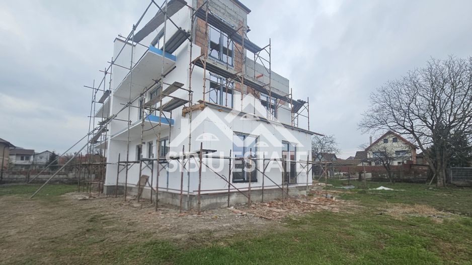 Casa noua in Sibiu, 4 camere, terasa - Poză 2