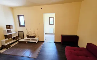 🏡 Casă renovată cu 6 camere, teren 557 mp – Berceni, Prahova - Poză 48