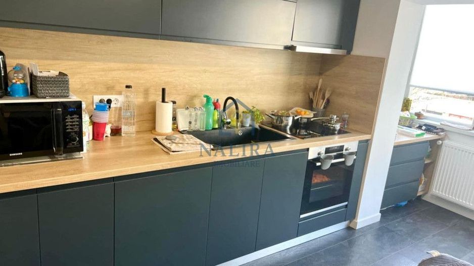 Vanzare apartament - 3 camere  - etaj intermediar - Paltinisului - Poză 3