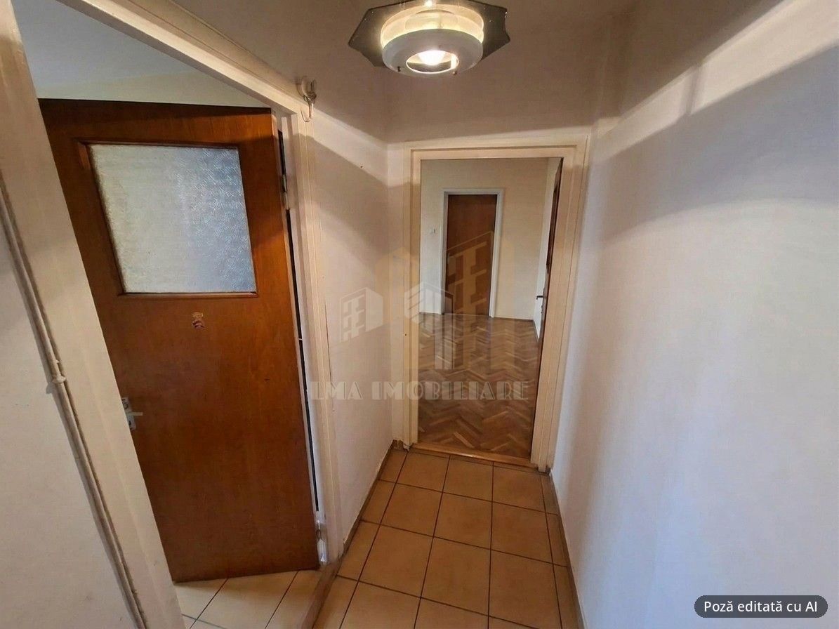 Apartament 3 camere semidecomandat Barbu Lautaru Brasov - Poză 1