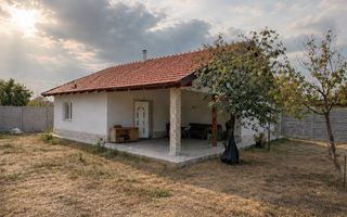 Casa renovata anul trecut  cu 1100 mp de teren in localitatea Les - Poză 1