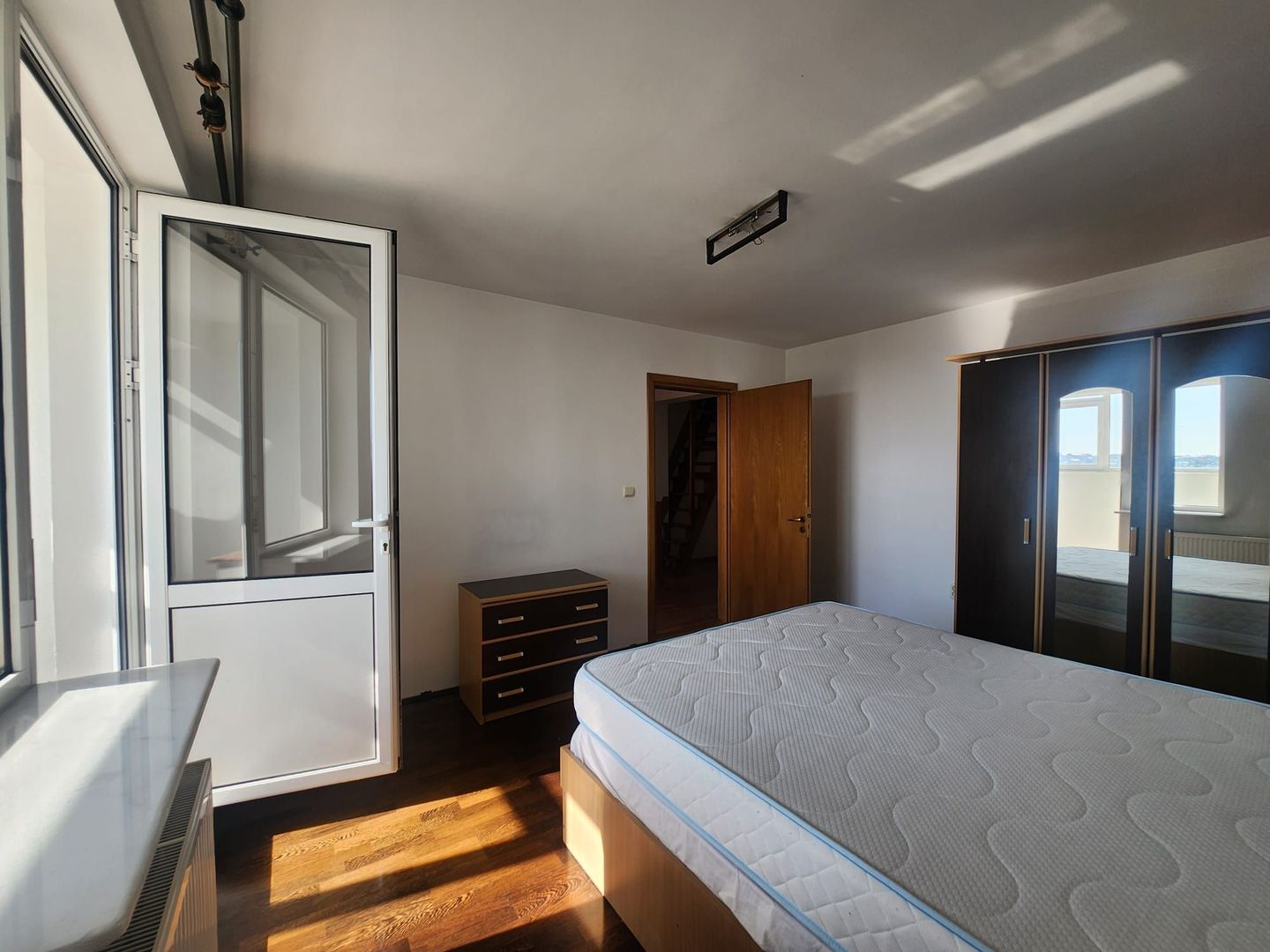 Apartament de vanzare Gh. Doja pe 3 nivele - Pitesti - Poză 12