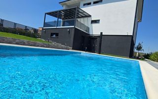 Vilă ultra-premium cu SPA și piscină de vânzare Chinteni Cluj - Poză 1