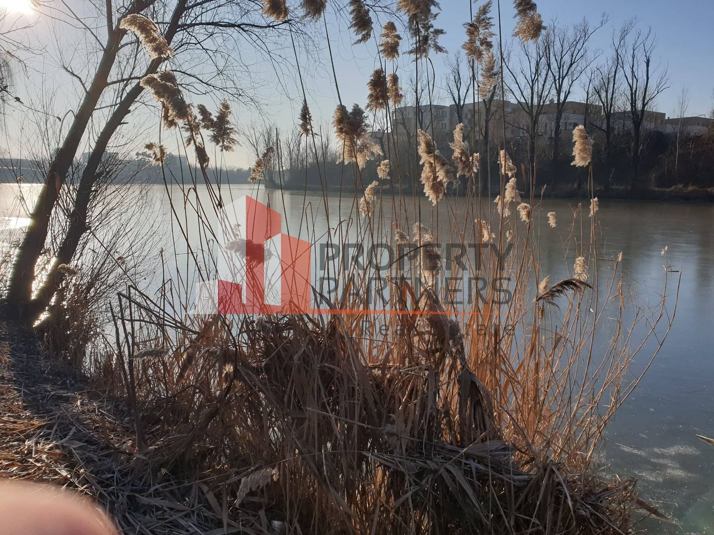 Teren superb rezidential, pe malul lacului Pipera - Poză 1