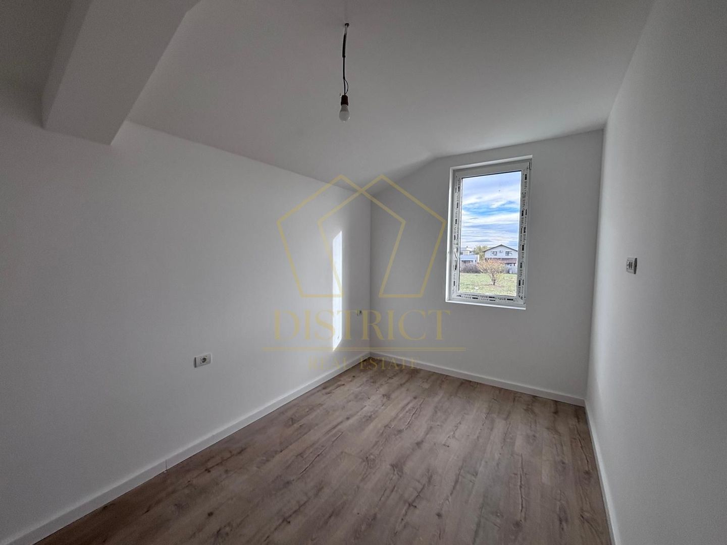 COM 0% Duplex cu 4 camere, panouri, pompe de caldura | Giroc - Poză 11