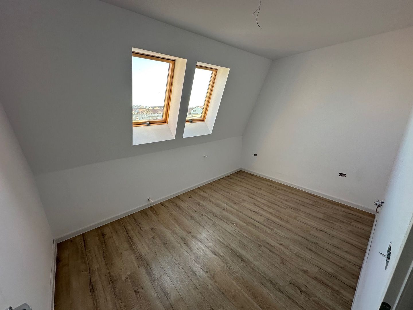 Apartament 2 camere la Mansarda zona Bucovinei - Poză 3