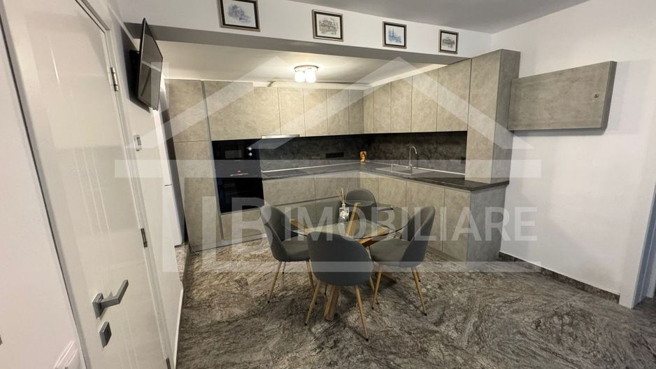 Apartament cu 2 camere, decomandat, 65mp, Zona Ultracentral - Poză 2