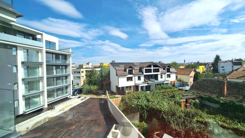 Apartament 3 camere, garaj si boxa - Sibiu central - Poză 11