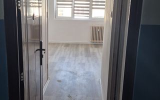 GARSONIERA  LIBERA  ETAJ 2 DIN 3  BAZA 3 - Poză 2