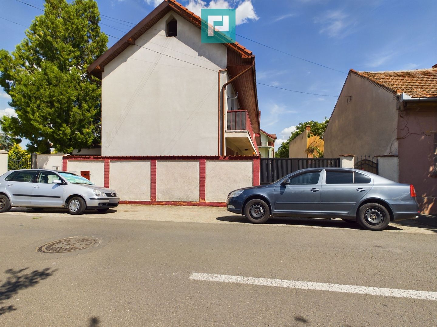 Vilă cu 3 apartamente în zona Parneava - Poză 26