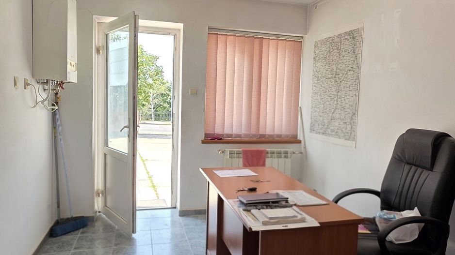 DE ÎNCHIRIAT - DEPOZIT 435 mp + curte betonata 800 mp, VASLUI zona TRAIAN; - Poză 7