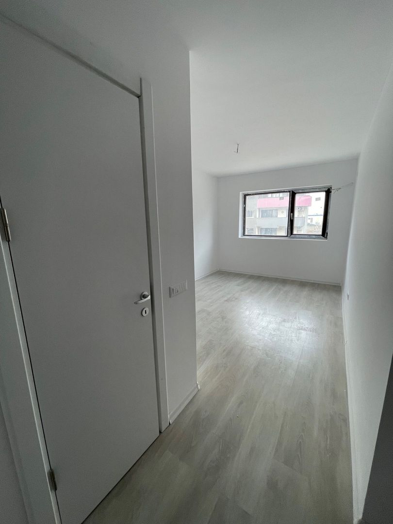 Apartament NOU 3 camere - Loc de parcare si boxa inclusa in pret - Poză 9
