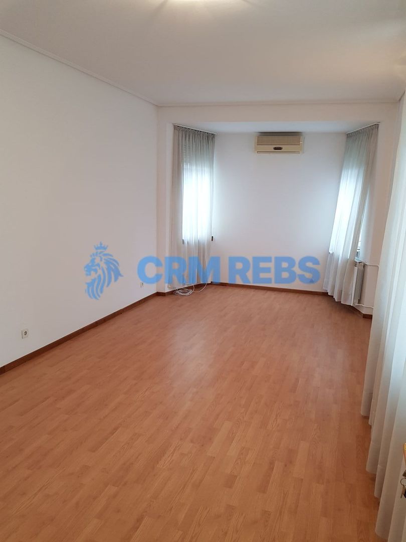 Vila unica cu 5 camere langa lac - Poză 10