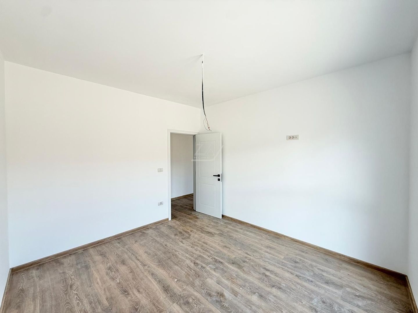 Bloc finalizat langa ESO. Etaj intermediar. Loc de parcare. - Poză 6