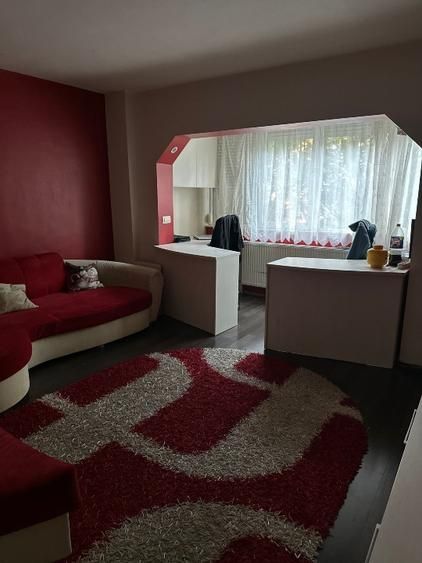 Apartament cu 3 camere, 2 băi, etaj 2, mobilat și utilat - Poză 3