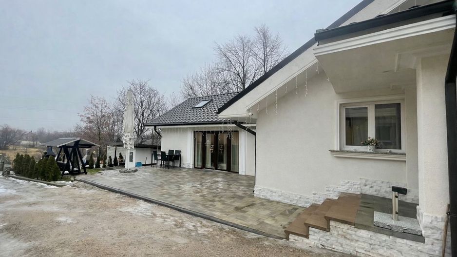 Casa moderna de inchiriat | Burdujeni | Pret pe zi - Poză 15