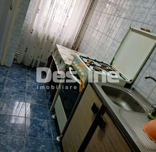 Apartament cu 3 camere de vanzare zona centrala - Poză 4